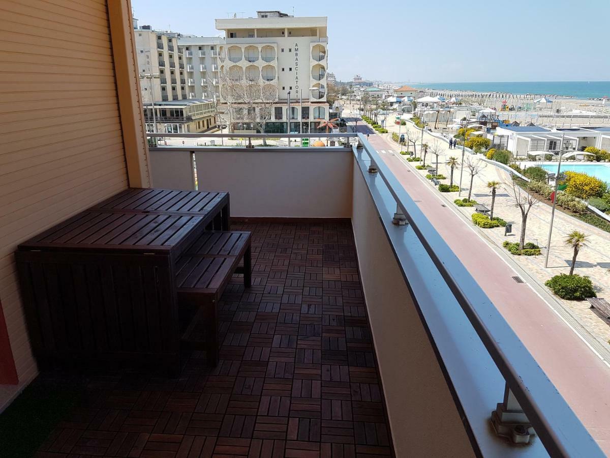 Crima Mare Luxury Misano Adriatico Exterior foto